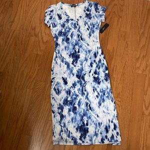 Blue and white abstract print t-shirt midi dress
